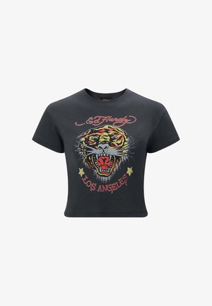 T-shirt nera cropped con una grafica colorata di una tigre con accenti rossi, gialli e verdi, e testo "Ed Hardy Los Angeles."
