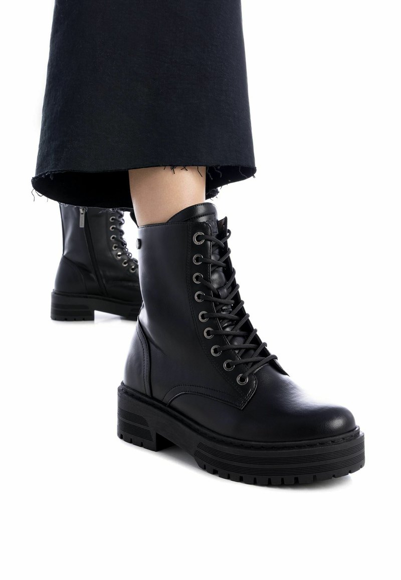 Refresh Botines con plataforma - black
