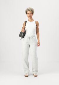 Gina Tricot Petite BASIC STRAIGHT - Treningo apatinė dalis - grey