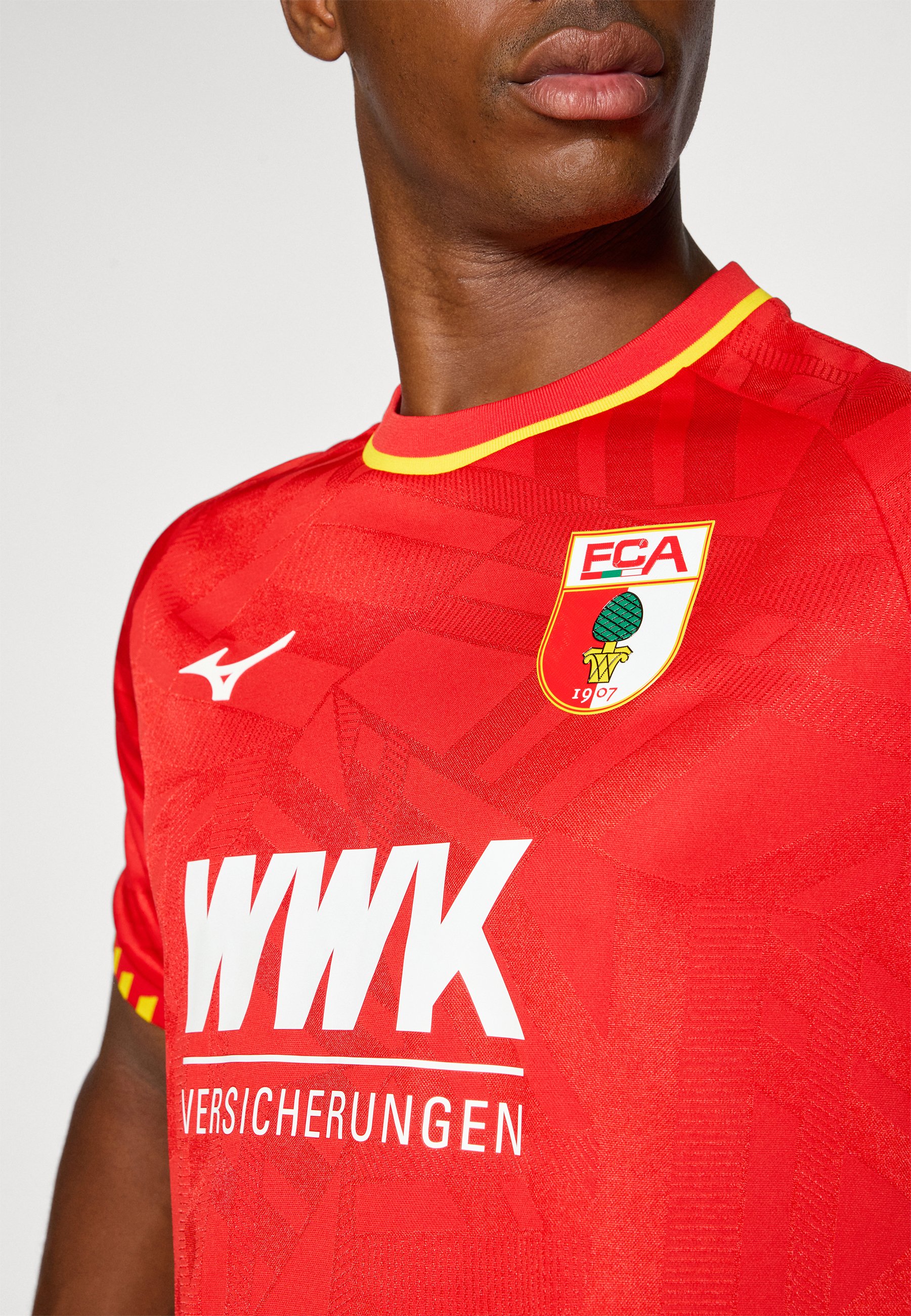 FC Augsburg Mizuno シャツ 赤 FC Augsburg Mizuno シャツ 赤