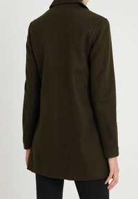 KIOMI Cappotto corto - olive