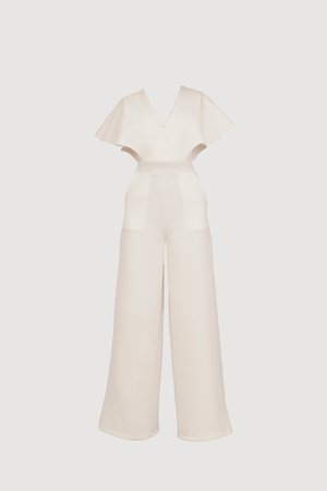 Salopetă albă cu decolteu adânc în V, mâneci largi și fluidice, și talie ajustată. Prezintă pantaloni largi și un material neted, texturat.