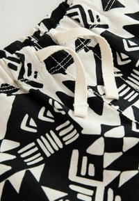 Thumbnail Image 5