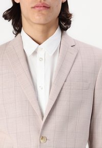 Isaac Dewhirst NOTCH SUIT SLIM - Κοστούμι - muted pink check