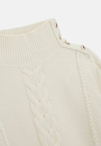 Guess Pulover - weiß