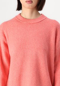 American Eagle CLASSIC CREW SHAKER - Pulóver - coral