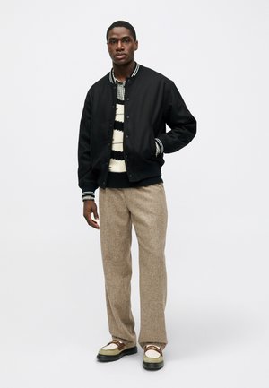 VARSITY  - Bomber stiliaus striukė - black