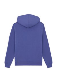 Felpa blu con cappuccio vista da dietro, con maniche lunghe e polsini e fondo a coste, su sfondo bianco.
