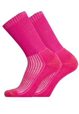 Rosa Socken mit einem gerippten Bund, die einen einfarbigen Körper und ein gestreiftes Muster an den Seiten aufweisen. Hergestellt aus einem strukturierten Material für zusätzlichen Komfort.