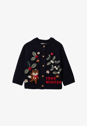 Cardigan en maille bleu marine avec boutons en bois, ornée d'un renard brodé, de fleurs et du texte "LOVE WINTER" en rouge. Design confortable et fantaisiste.