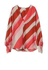 Blusa a righe rossa e rosa con scollatura a V, maniche lunghe a sbuffo e polsini abbottonati. Realizzata in un tessuto morbido e leggero.