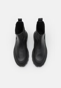 ARKET Botas clássicas de cano curto - black