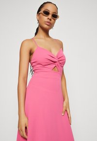 WAL G. ANNE CUT OUT - Proginė apranga - hot pink