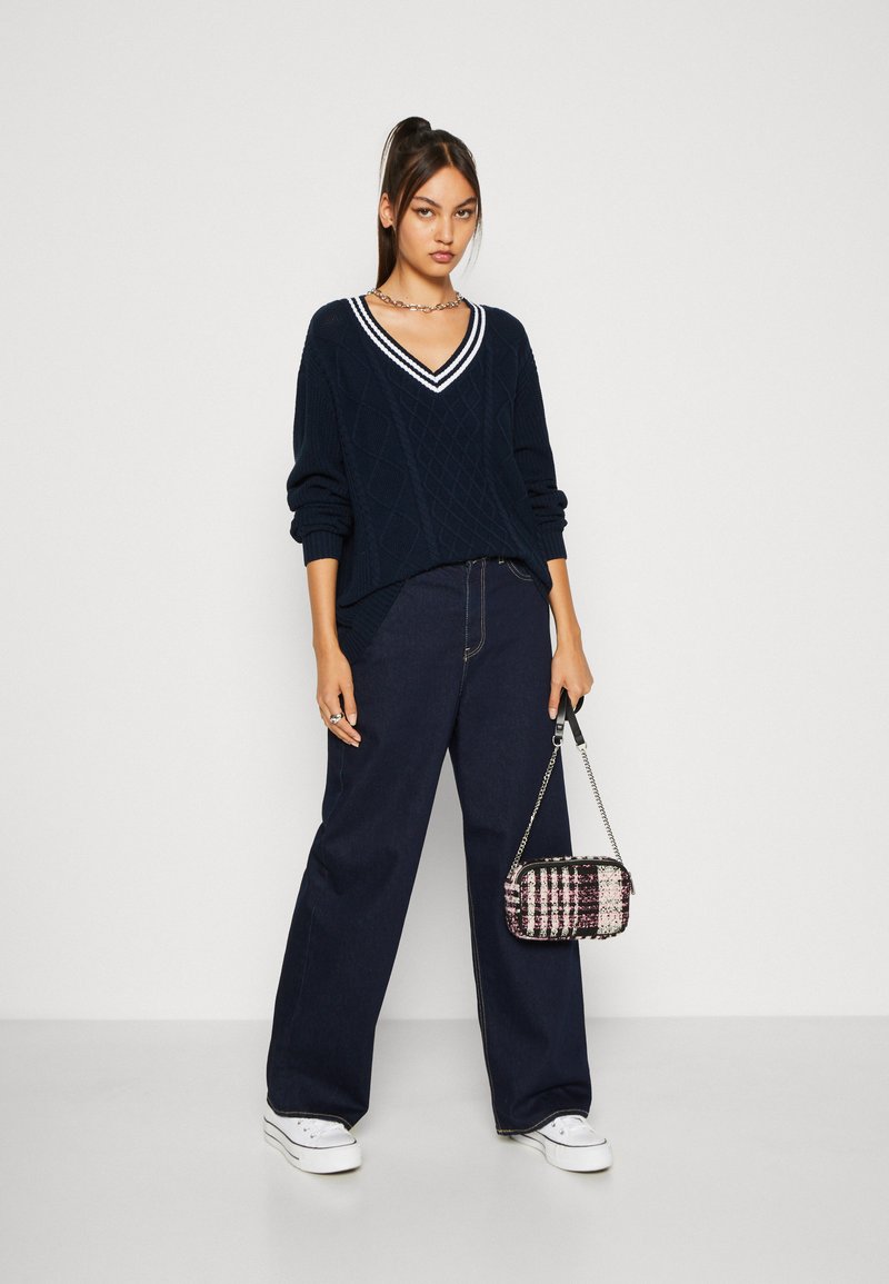 Hollister Co. OVERSIZED TIPPED V NECK SWEATER - Pullover - navy/bleu marine  - ZALANDO.FR