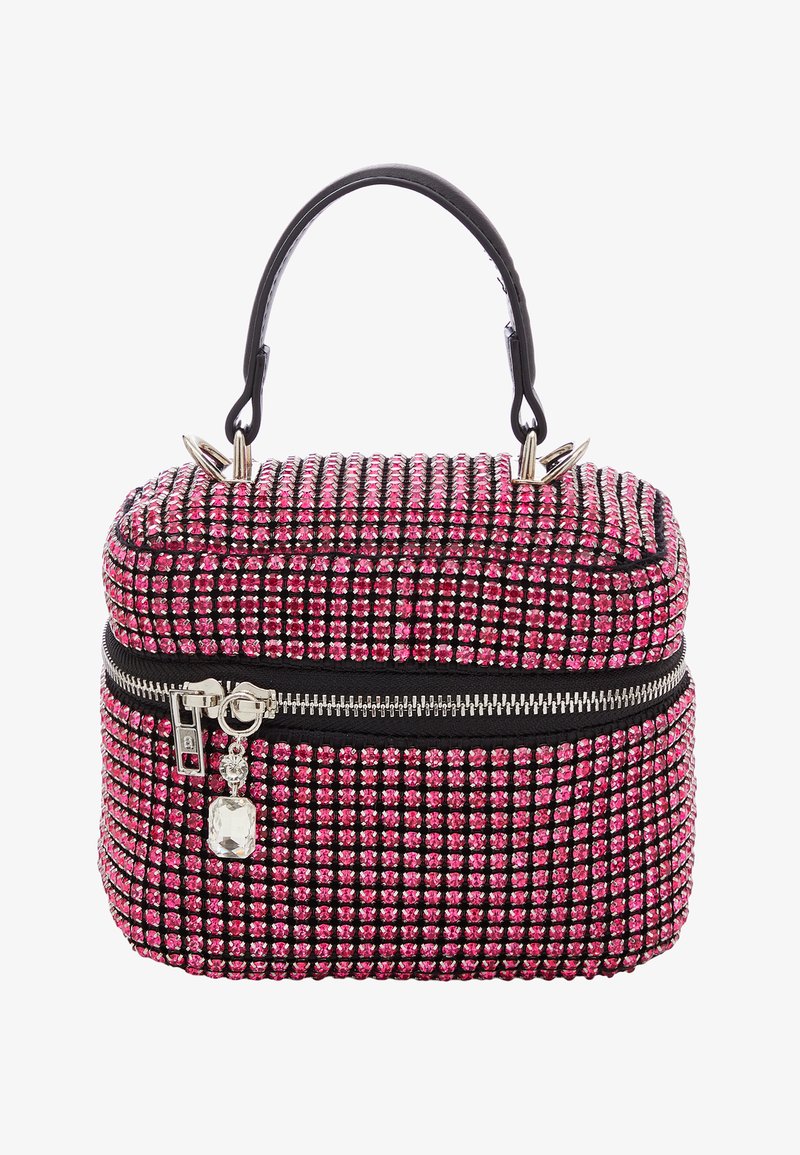 Borsa rigida decorata con strass rosa, dalla forma strutturata, con cerniera nera e manico superiore. Presenta dettagli di hardware decorativi.