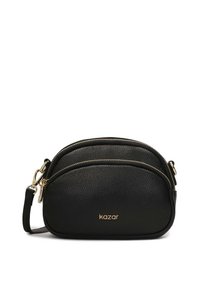 Borsa a tracolla in pelle nera con superficie texturizzata, dotata di due scomparti con zip e dettagli in hardware dorato. Nome del brand impresso in oro.