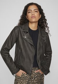 VILA VICARA WASHED COATED JACKET - Imitert skinnjakke - black