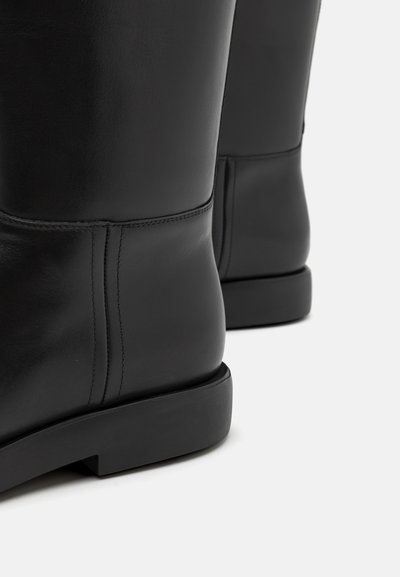 Emporio Armani Jahalni škornji - nero