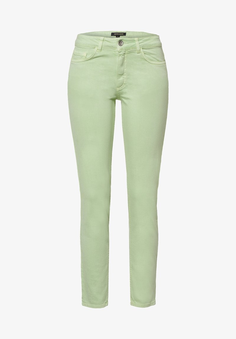 Vaqueros ajustados de color verde claro, hechos de denim, con cierre de botones, bolsillos delanteros y textura suave. Diseño clásico de cinco bolsillos.