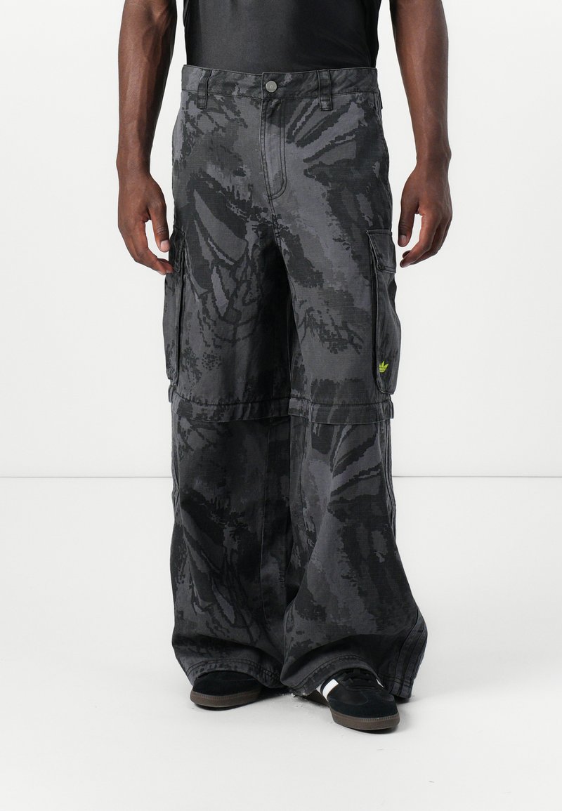 adidas Originals - ZIPOFF - Cargo trousers - multicoloured/grey three, Enlarge