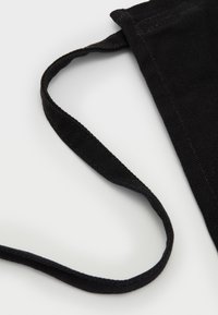 Thumbnail Image 13