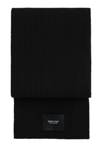 Bufanda negra de tejido acanalado, hecha de un textil suave, con un diseño doblado y una pequeña etiqueta de tela con "America Today".