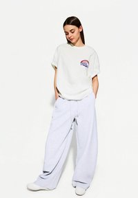 Bershka - T-shirt imprimé - white Image miniature 1