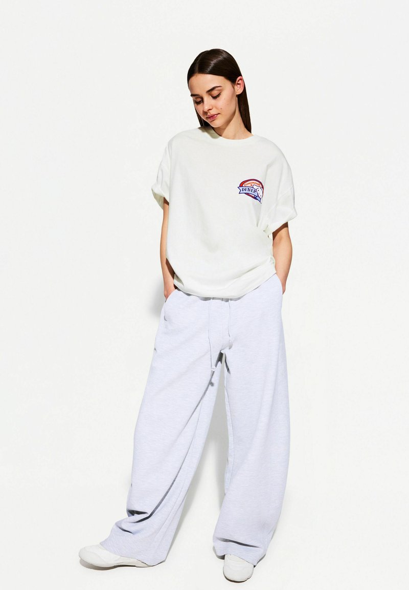 Bershka - T-shirt imprimé - white, Agrandir