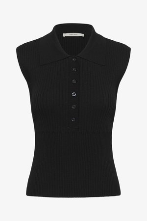 Zwarte mouwloze geribbelde gebreide top met een brede kraag en een rij van zes zwarte knopen aan de voorkant.