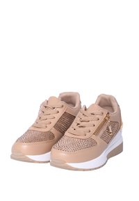 Sneakers beige con pannelli in rete, design con lacci, dettaglio con zip dorata e suola in gomma bianca. Accenti testurizzati in tutto il resto.