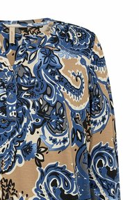 Langarm blouse met blauwe, zwarte, witte en beige ingewikkelde bloem- en paisleypatronen en een gespleten halslijn.