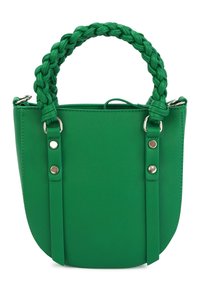 Groene leren handtas met een gevlochten handvat, zilverkleurige hardware accenten en twee verstelbare banden. Gladde textuur met een ronde basis.