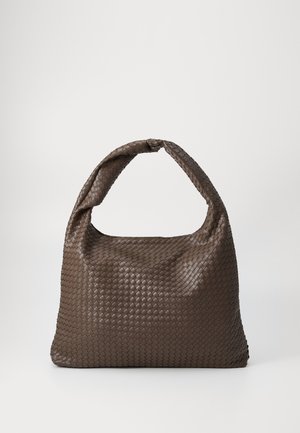 BRAIDED LARGE BAG - Geantă de pânză - brown