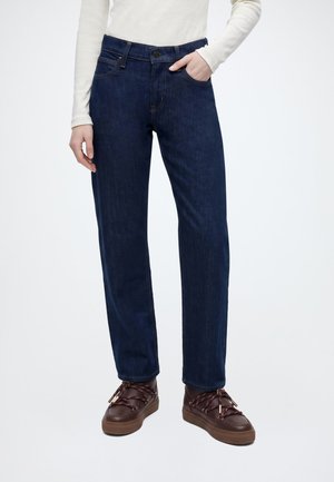 GAP MR STRAIGHT TAPER DK SHERMAN - Jeans fuselé - rinse wash