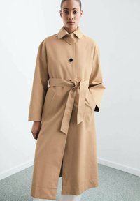 Klasický kabát - brown