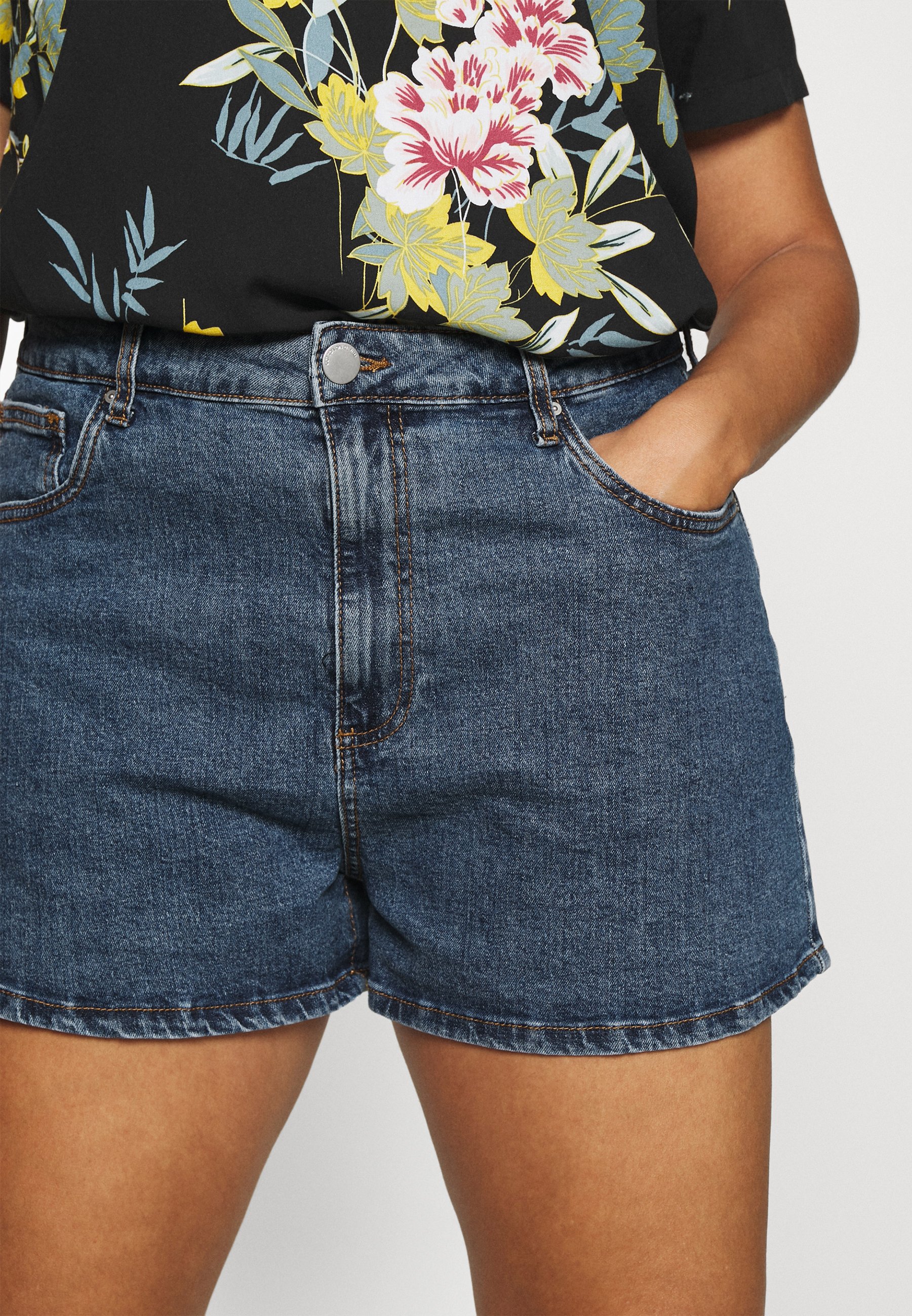 Curve HIGH WAISTED - Denim shorts 
