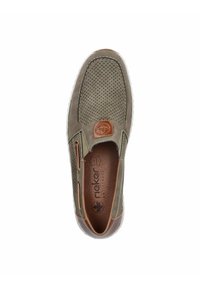 Grüne Slipper mit perforiertem Obermaterial, braunen Lederelementen und gepolstertem Innensohle. Verfügt über elastische Seitenpanels für ein einfaches Anziehen.