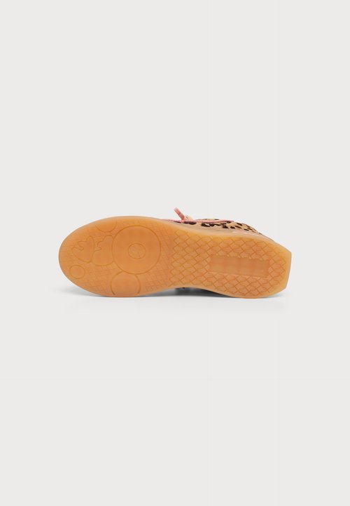 Off-White END OF PLAY - Trainers - beige/pink — photo 5