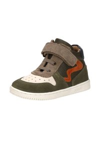 Kinderen high-top sneakers met een groene suède bovenkant, bruine accenten, witte neuskap met perforaties en een veilige klittenbandsluiting.
