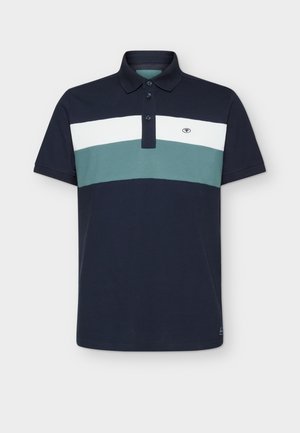 Marineblauwe poloshirt met witte en teal horizontale strepen. Bevat een kraag, een drie-knopen sluiting en een klein logo op de borst. Gemaakt van katoen.