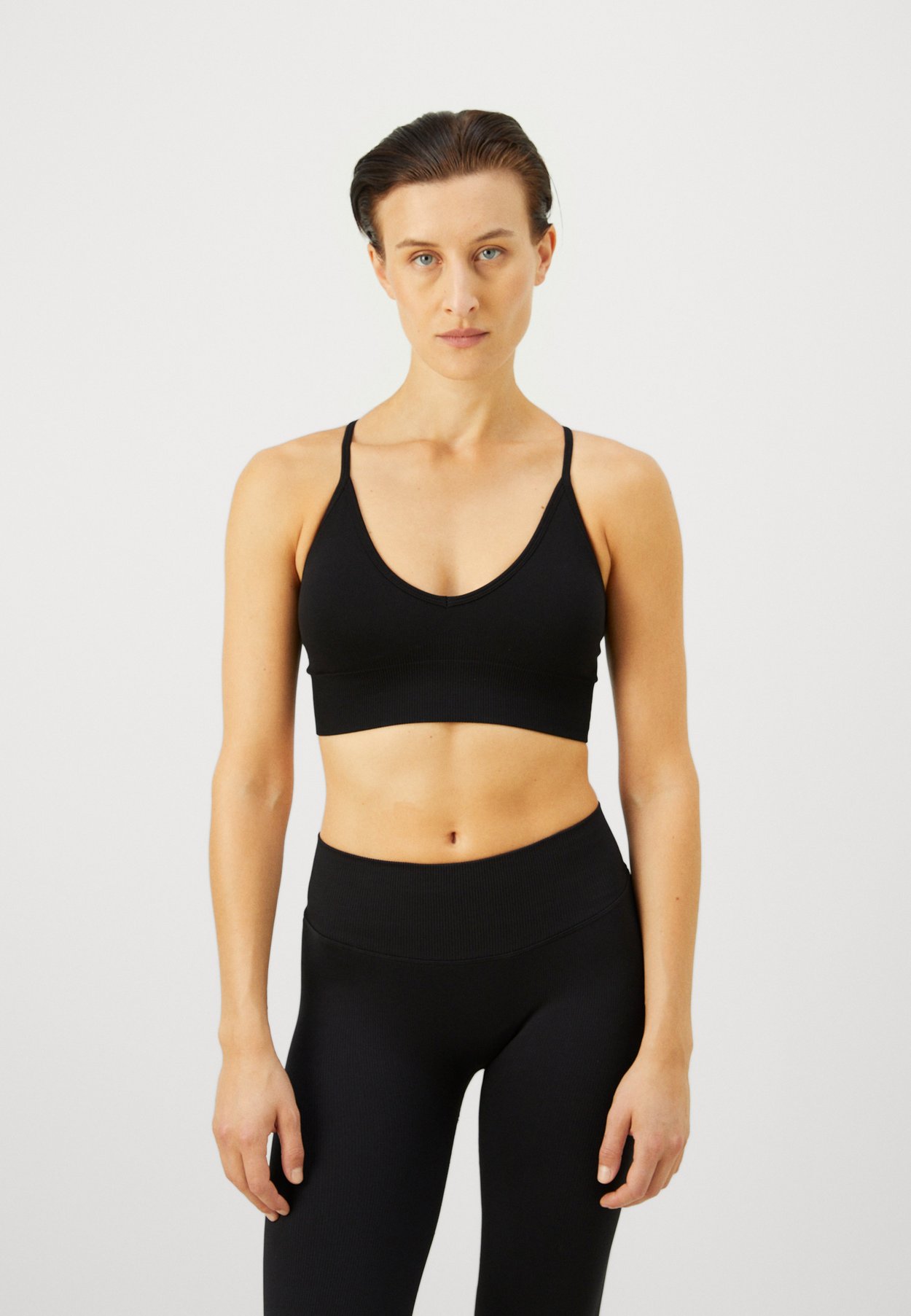SEAMLESS STRAP BRA
