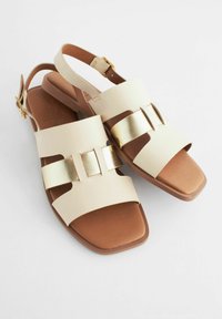 Next FOREVER COMFORT - Sandaalit nilkkaremmillä - cream gold