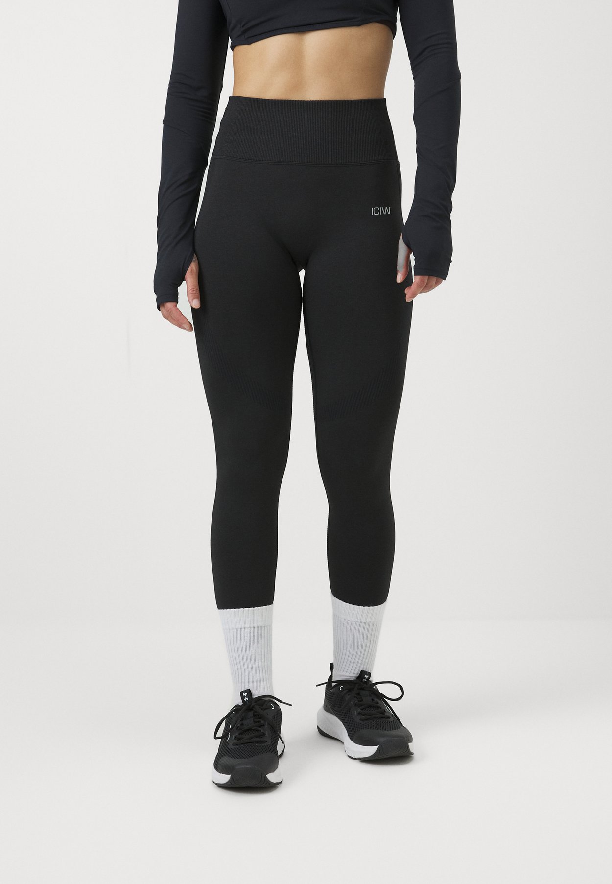 SEAMLESS