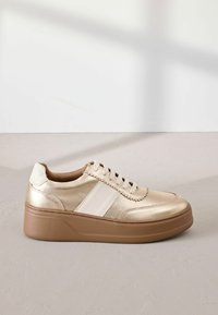 Next REGULAR FIT - FOREVER COMFORT CHUNKY - Trainers - gold