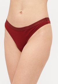 Calvin Klein Underwear MODERN LOGO HOLIDAYTHONG 3 PACK - Tanga - black/cocoon/syrah