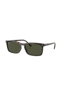Occhiali da sole tartaruga marrone con lenti verde scuro. Montatura rettangolare e materiale plastico leggero. Logo Ray-Ban sul lato.
