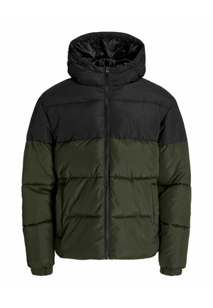 Doudoune avec une section supérieure noire et une partie inférieure olive. Fabriquée en matériau résistant à l'eau avec une capuche et une fermeture éclair.