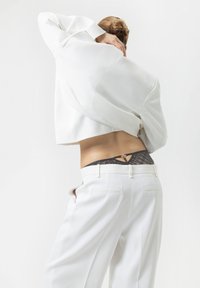 Thumbnail Image 5