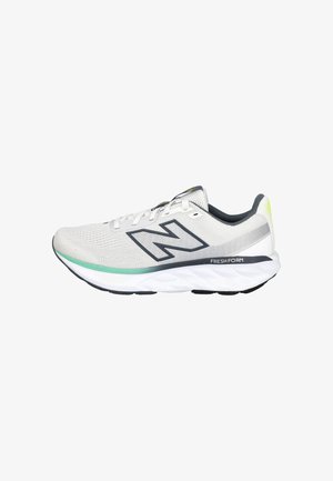 New Balance, ZAPATILLAS RUNNING - Zapatillas - white