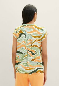 TOM TAILOR Bluse - colorful wavy design
